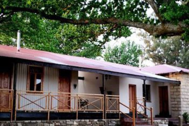Exterior of John Jack 5 McClouds Accommodation