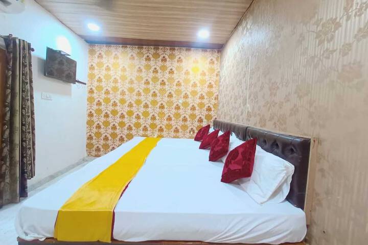 Room 18 of 26