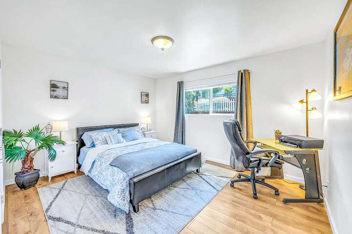 Room 3 of 28