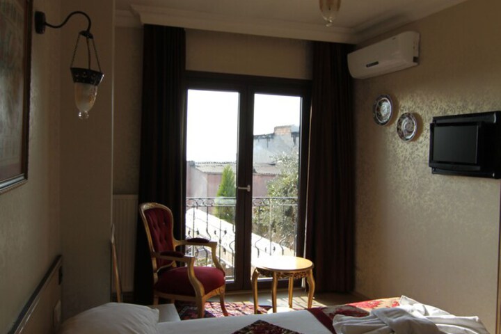 Room 26 of 74