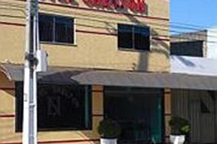 HOTEL SHELTON
