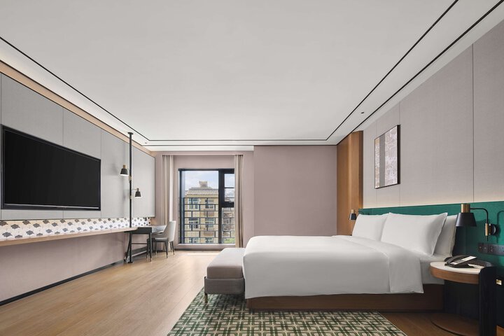 Room 13 of 53