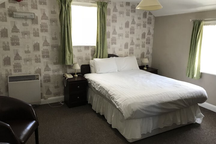 Room 8 of 37