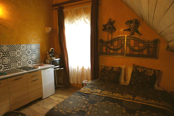 Room 13 of 34