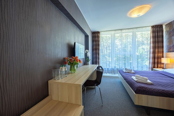 Room 6 of 53