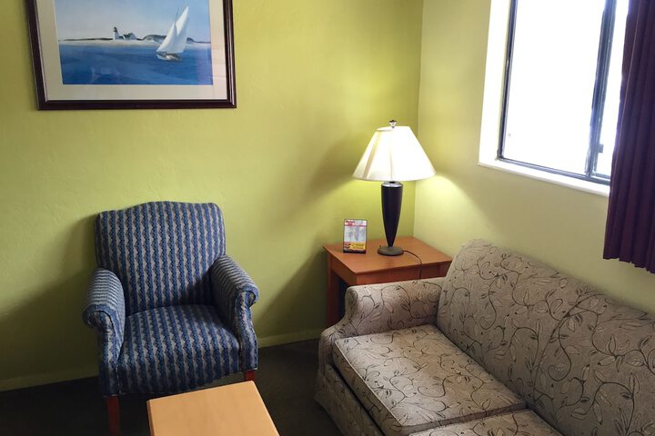 Room 13 of 28