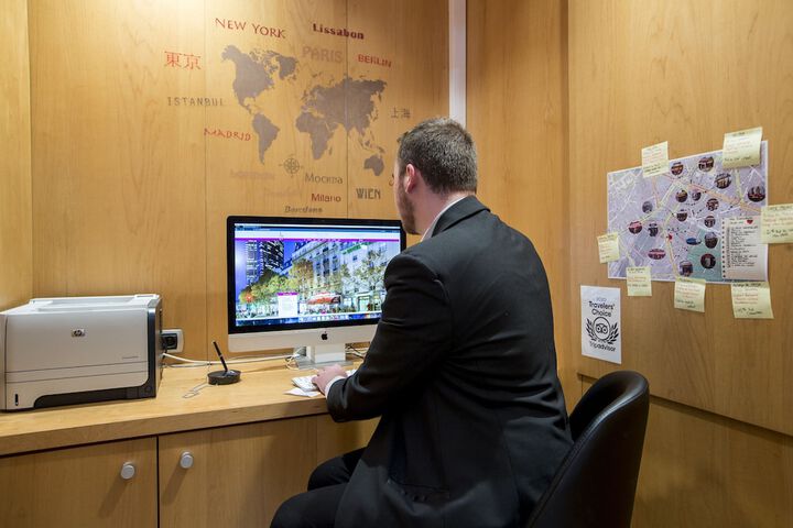 Concierge desk