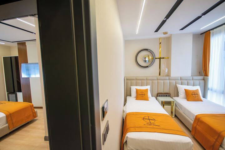 Room 46 of 106