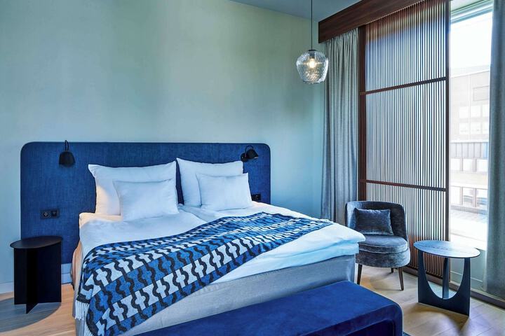 Room 27 of 100