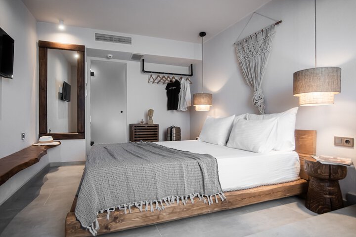 Room 11 of 60