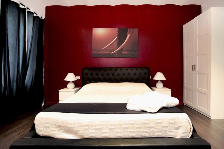 Room 3 of 20