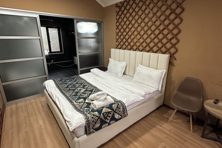 Room 10 of 61