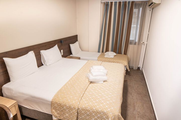 Room 52 of 120