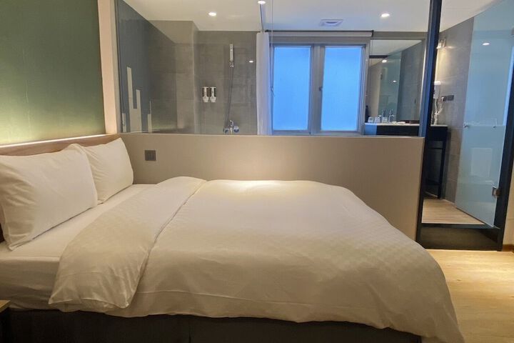 Room 34 of 78