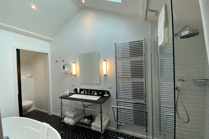 Clean Restrooms