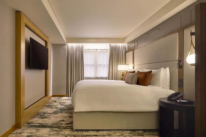 Room 53 of 114