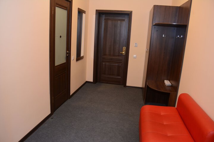 Room 10 of 23