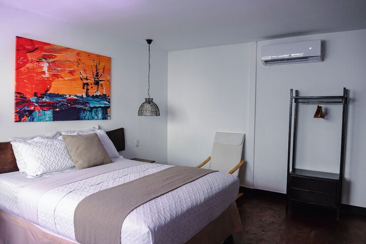 Room 22 of 64