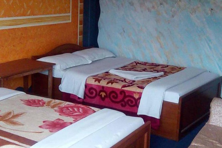 Room 3 of 10