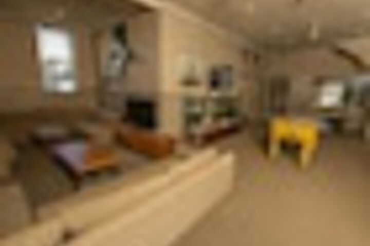 Lounge 185 of 243