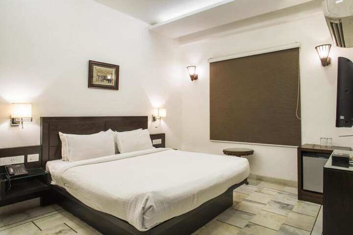 Room 5 of 26