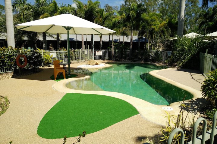 Hotel Pool