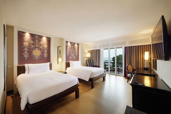 Room 40 of 151