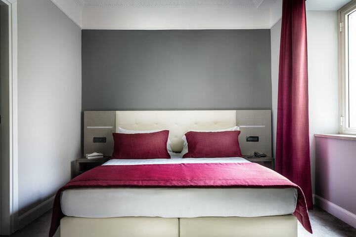 Room 14 of 36