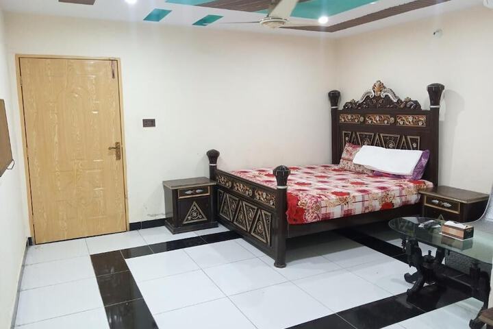 Room 7 of 24