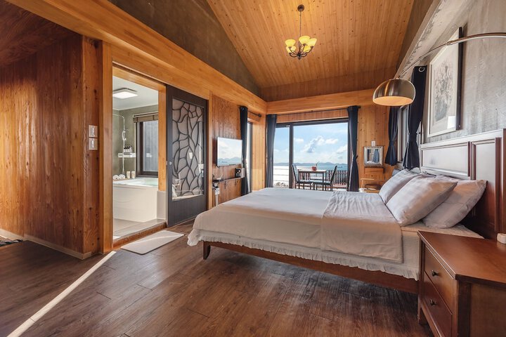 Room 3 of 59