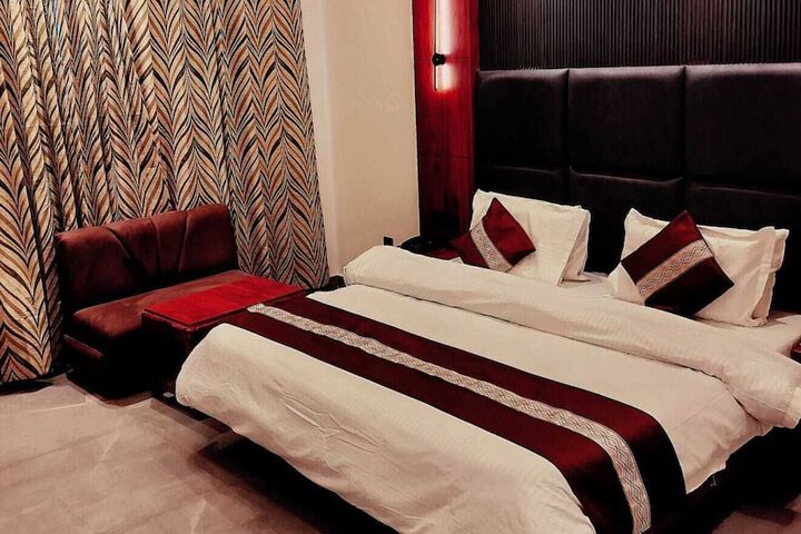 Room 18 of 35