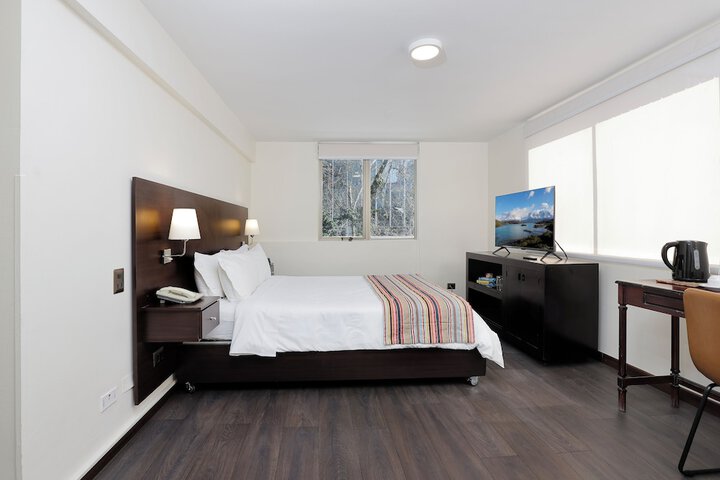 Room 11 of 28