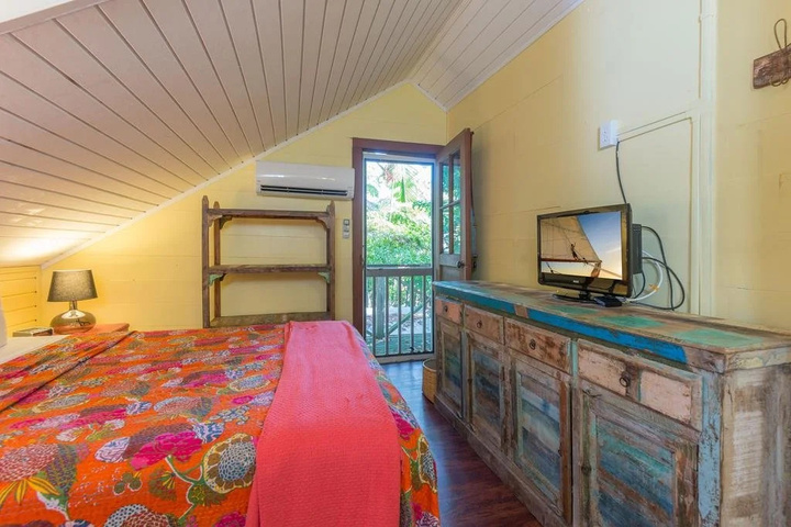 Room 2 of 20