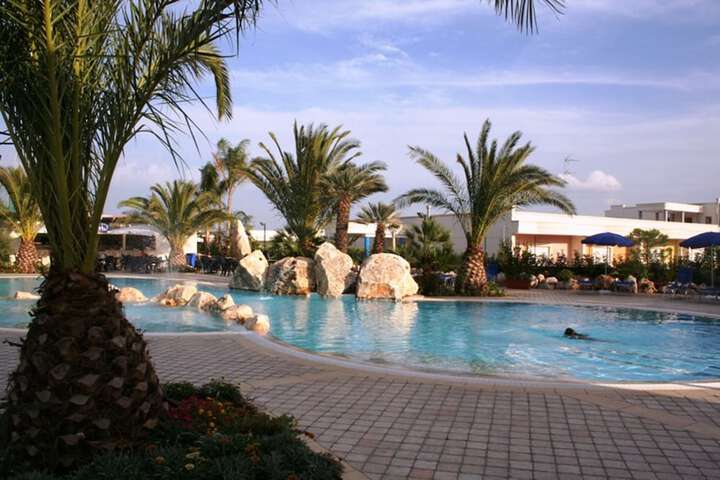 Pools & Facilities