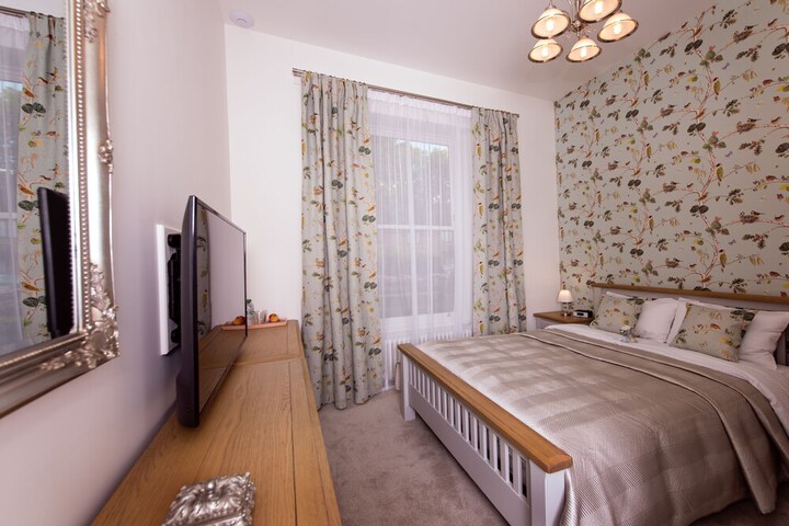 Room 4 of 23