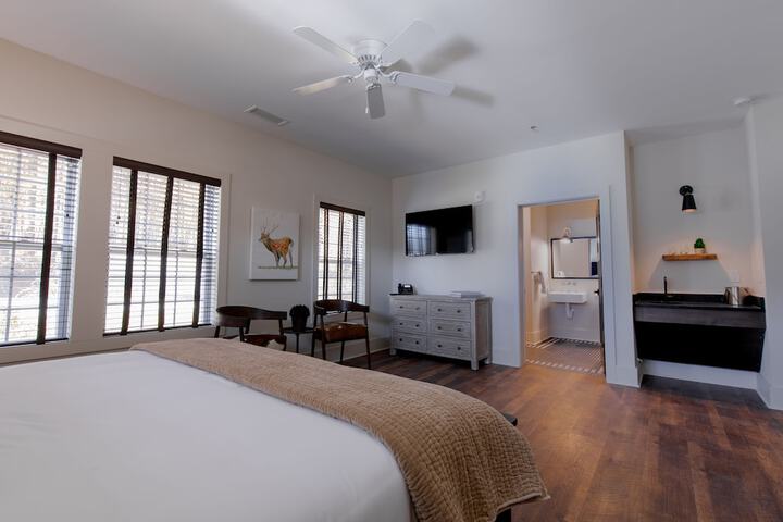Room 7 of 48