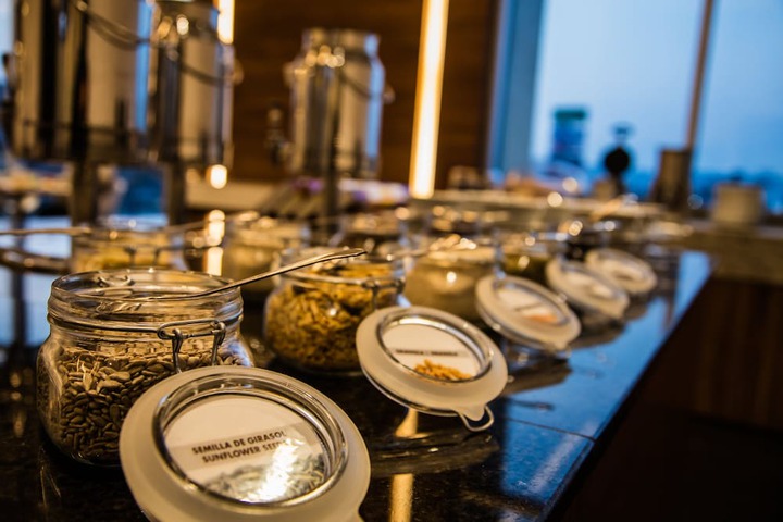 Dining 26 of 43
