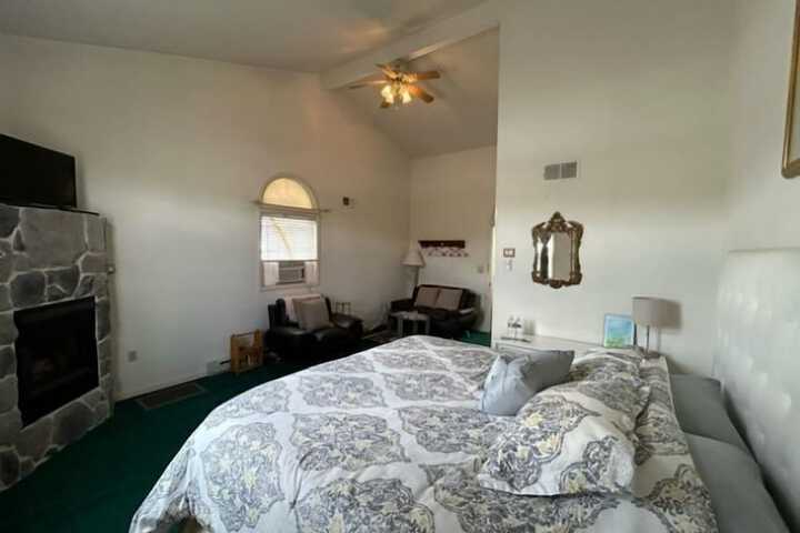 Room 13 of 26