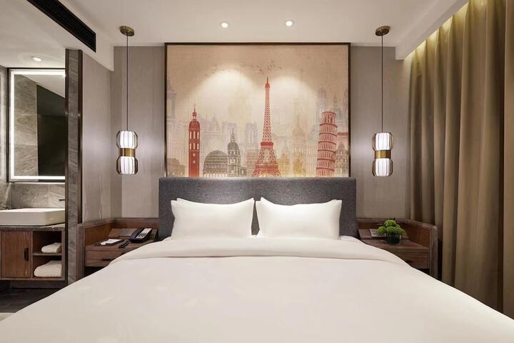 Room 8 of 26