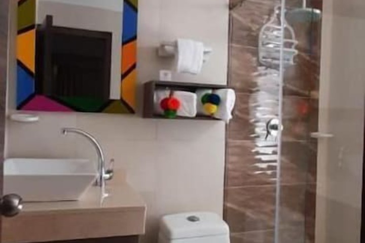 Room 10 of 28