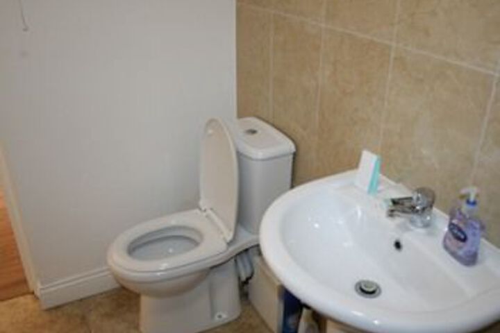 Room 15 of 42