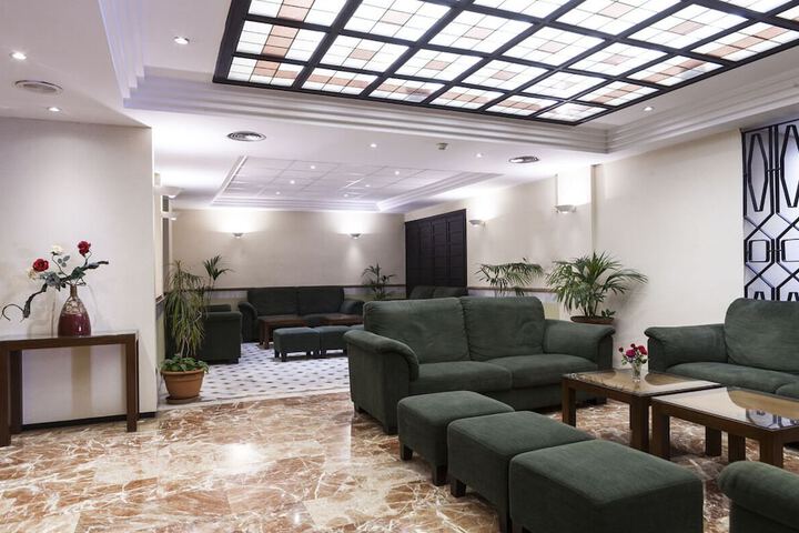Entrance & Lobby