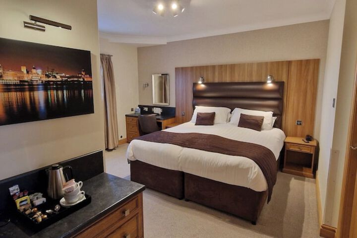 Room 4 of 43