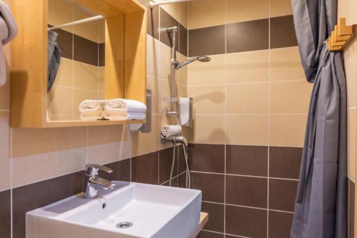 General 8 of 33
