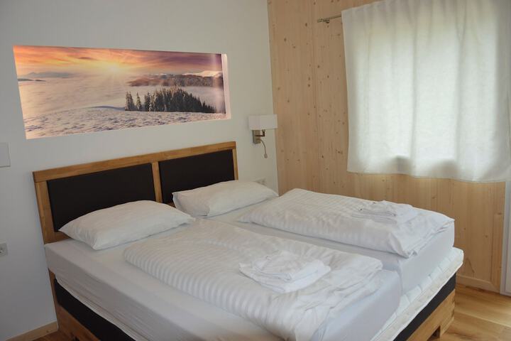 Room 26 of 193