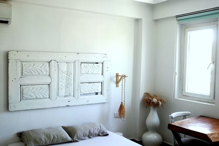 Room 10 of 14