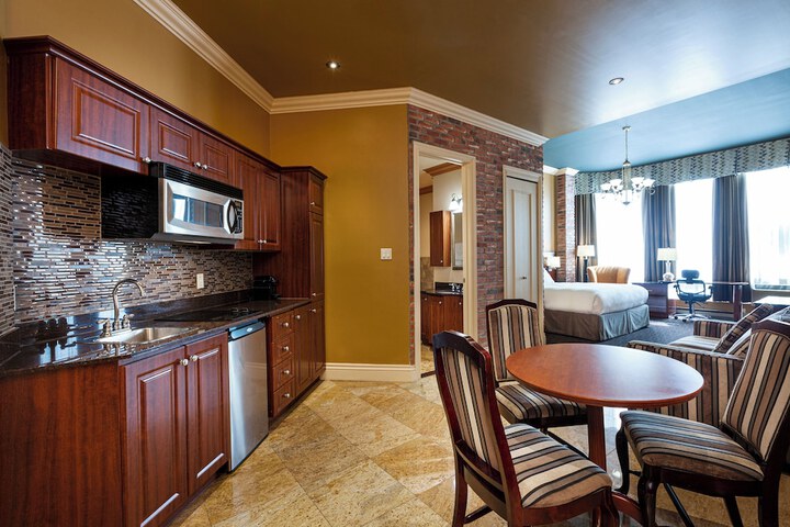 Private kitchenette