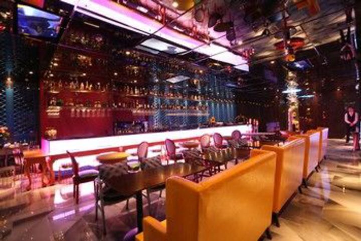 Lounge 88 of 96