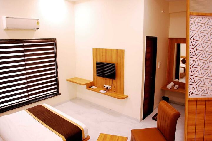 Room 13 of 51