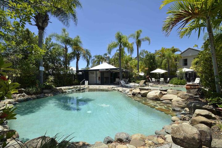 Hotel Pool